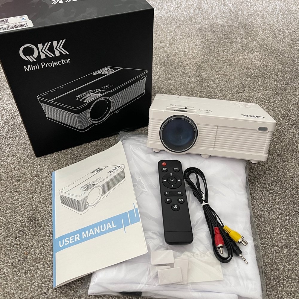 QKK Mini QK02 Projector - Picture 3 of 4